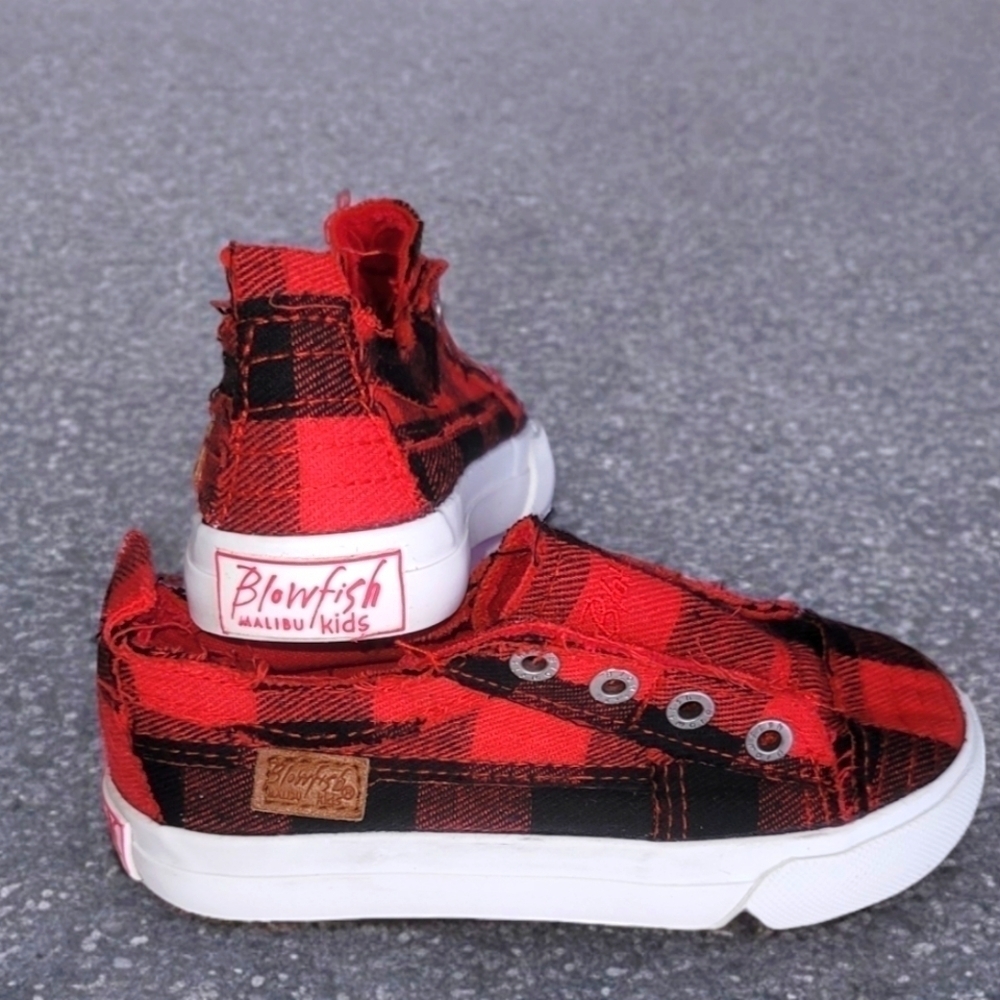 Blowfish Malibu Kids Distressed Canvas Slip on Sneakers & Velcro Closure